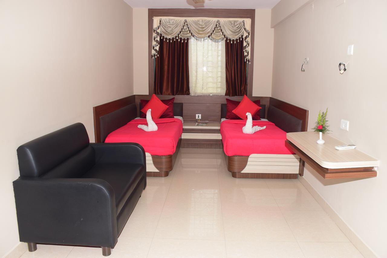 Hotel Landmark Пурі Екстер'єр фото