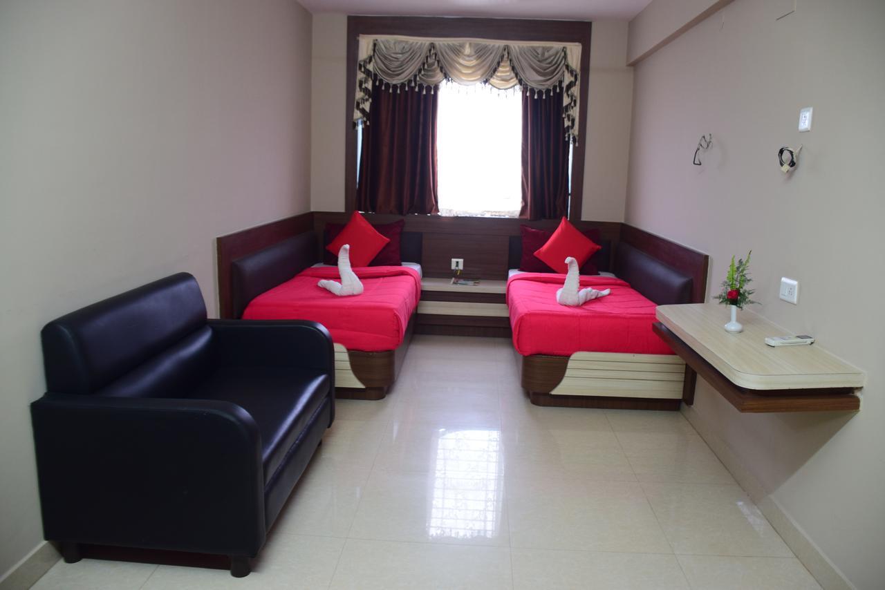 Hotel Landmark Пурі Екстер'єр фото